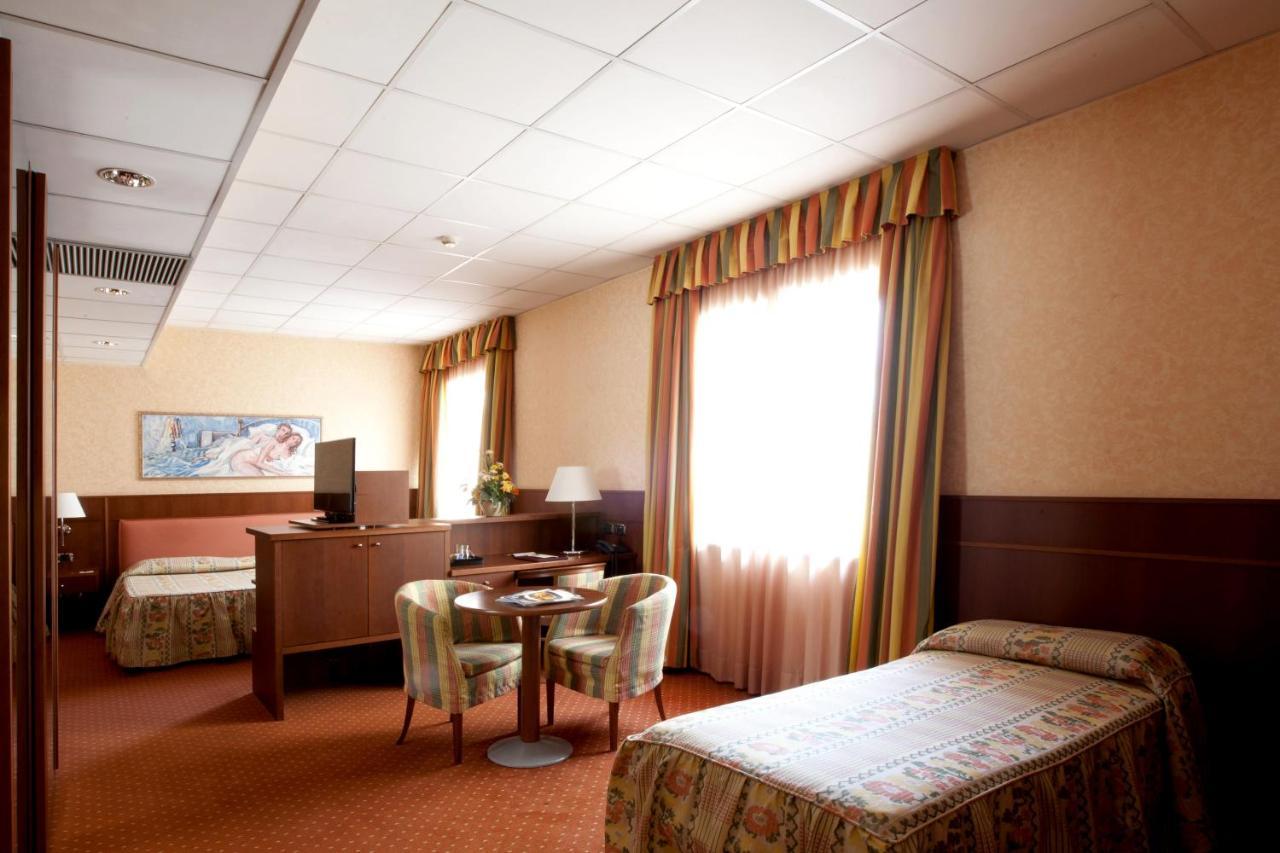 Palace Hotel Moderno Pordenone Eksteriør billede